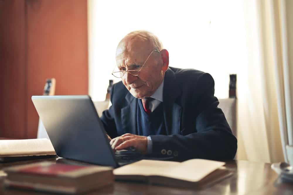 The 6 Best Computers For Seniors And Elderly Parents In 2024